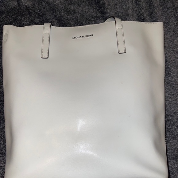 Michael Kors Handbags - Michael Kors Handbag/Crossbody Tote Bag.